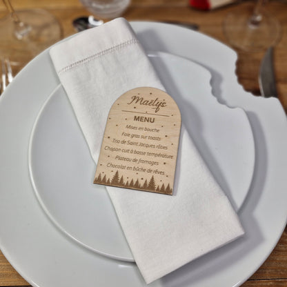 Mini-menu de Noël - Marque-place personnalisé, en bois gravé - décor Forêt enneigée