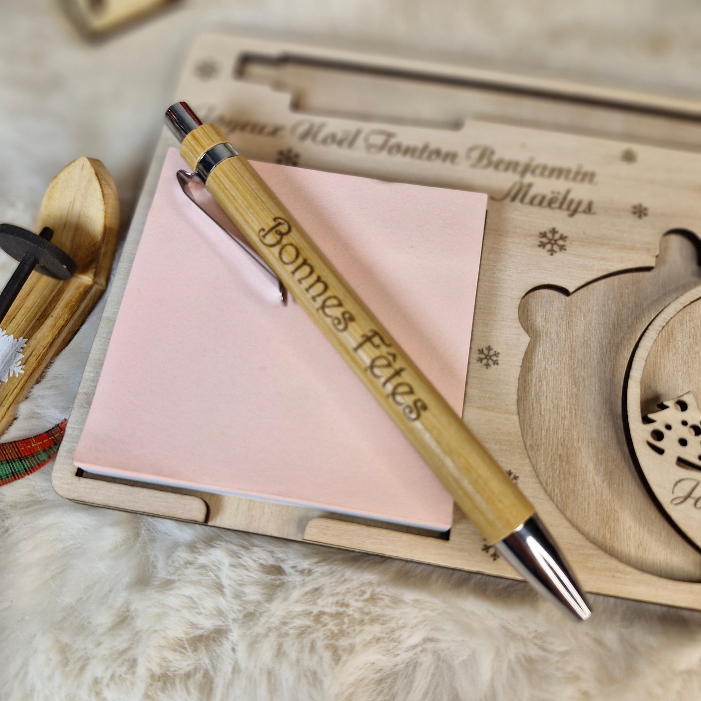 Porte bloc note - support Post-it en bois personnalisé avec boule de Noël | Décoration de sapin - décor 2 Sapins