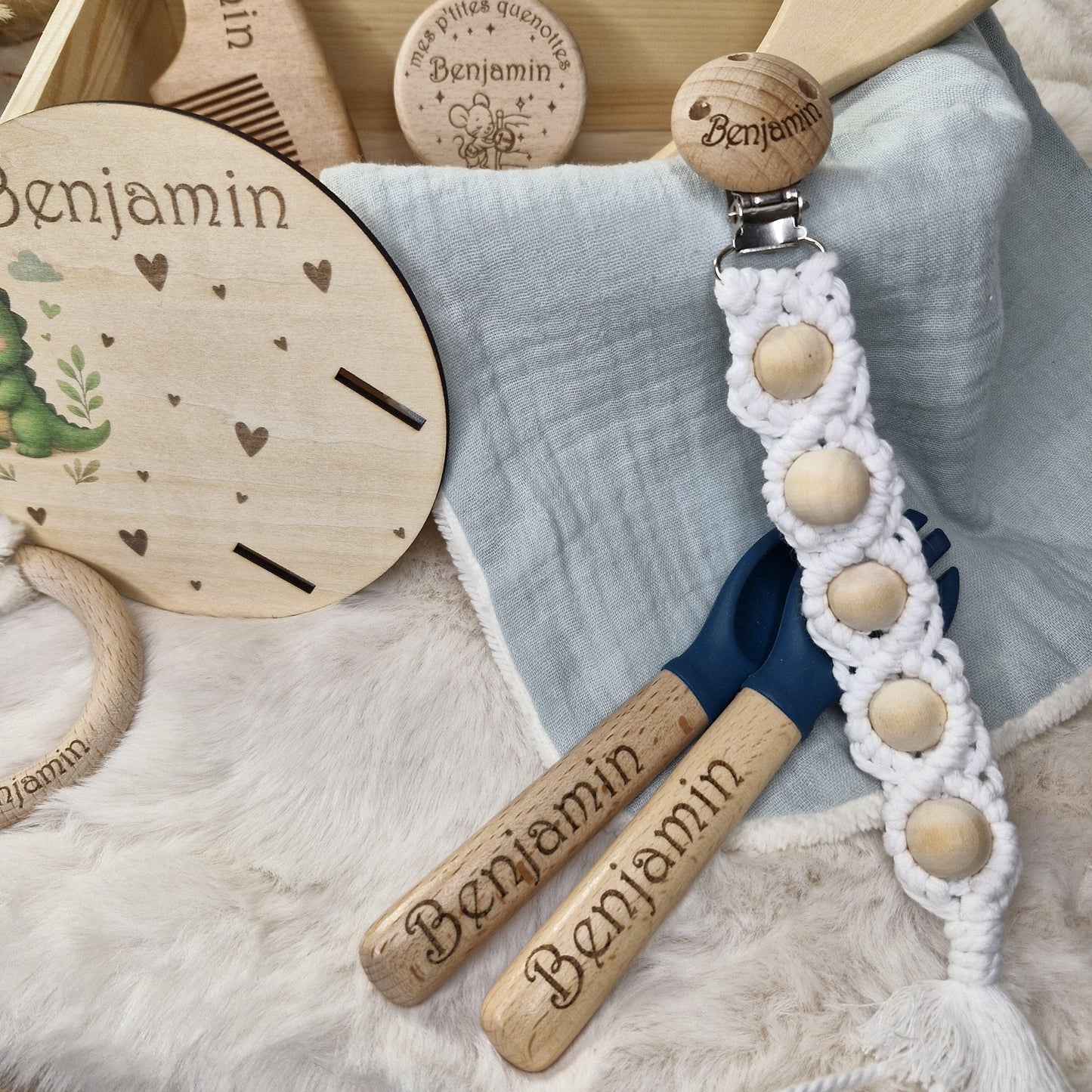 Coffret de naissance personnalisé Dinosaure – Cadeau baby-shower surprise bébé