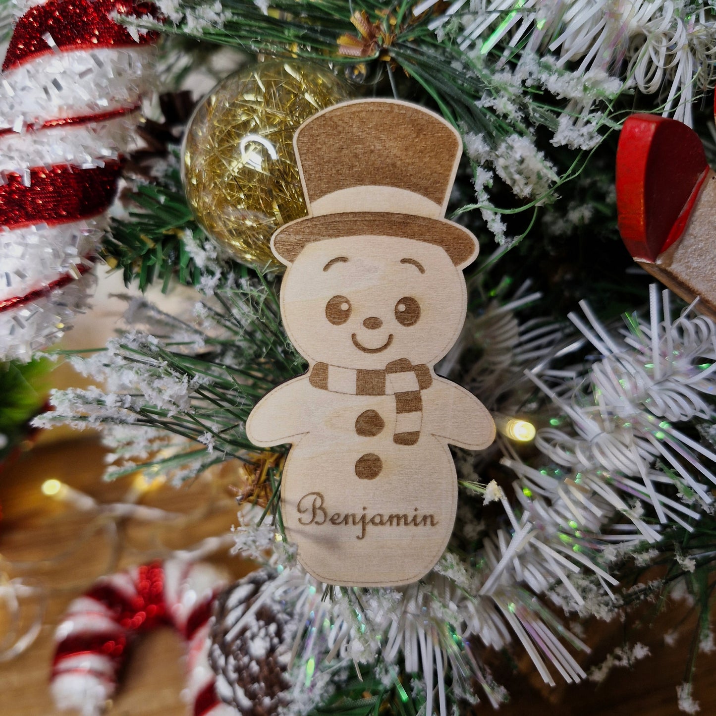 Marque-place de Noël personnalisé en bois - décoration marque place - Bonhomme de Neige