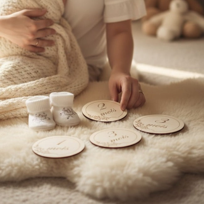 Cartes étapes personnalisées en bois gravé | Souvenir de bébé - mes premiers mois