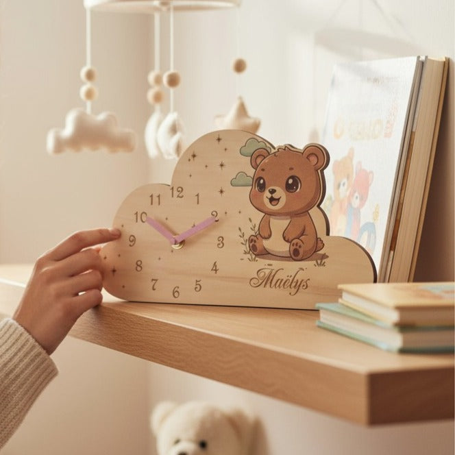 Horloge bois gravée prénom – cadeau naissance ou anniversaire enfant, décor Ourson | Murale ou à poser
