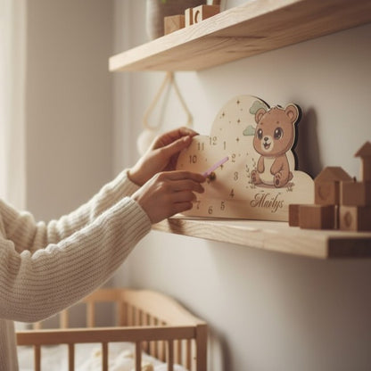 Horloge bois gravée prénom – cadeau naissance ou anniversaire enfant, décor Ourson | Murale ou à poser