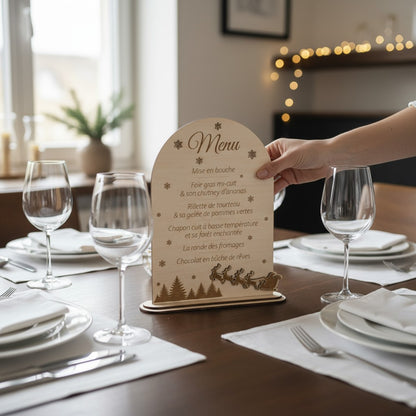 Menu de Noël personnalisé, en bois gravé - décor Traîneau