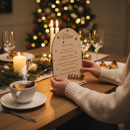 Menu de Noël personnalisé, en bois gravé - décor Traîneau